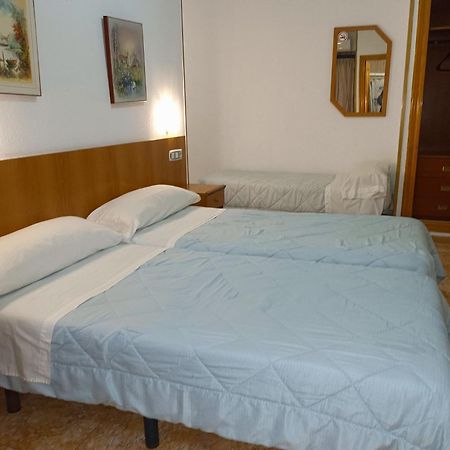 Hostal Gran Via Levante Torrevieja Exterior foto